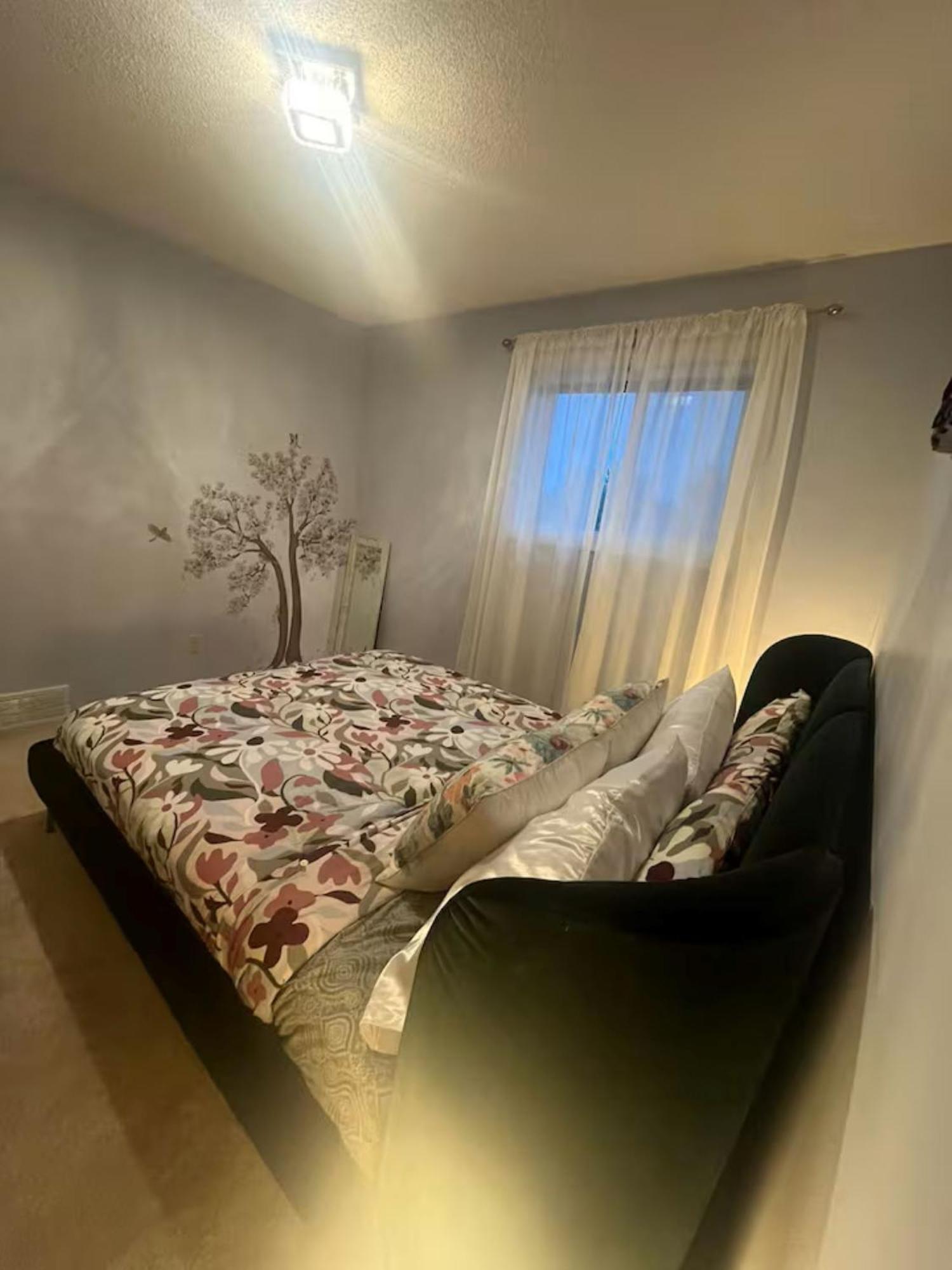 Home Away From Home!! YYC Екстериор снимка
